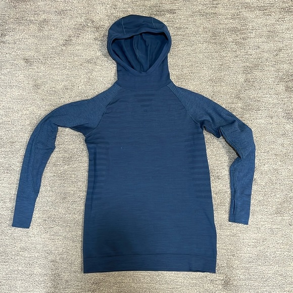 #90 🍋Lululemon pullover size 6 🍋 - Picture 1 of 4